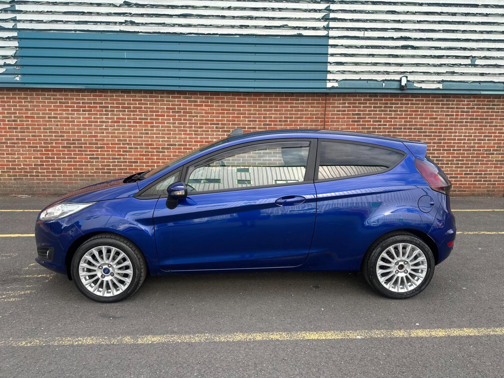 Ford Fiesta 1.0T EcoBoost Titanium Euro 5 (s/s) 3dr