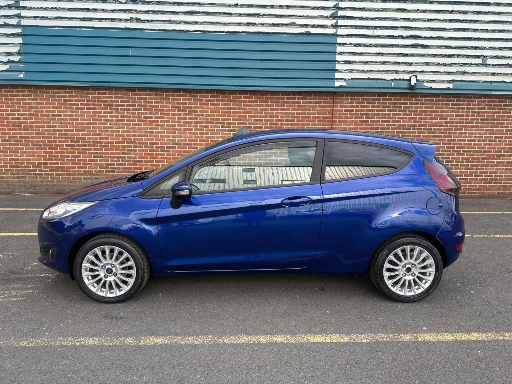 Ford Fiesta 1.0T EcoBoost Titanium Euro 5 (s/s) 3dr