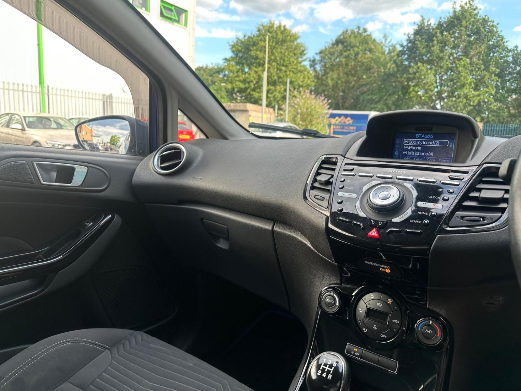 Ford Fiesta 1.0T EcoBoost Titanium Euro 5 (s/s) 3dr