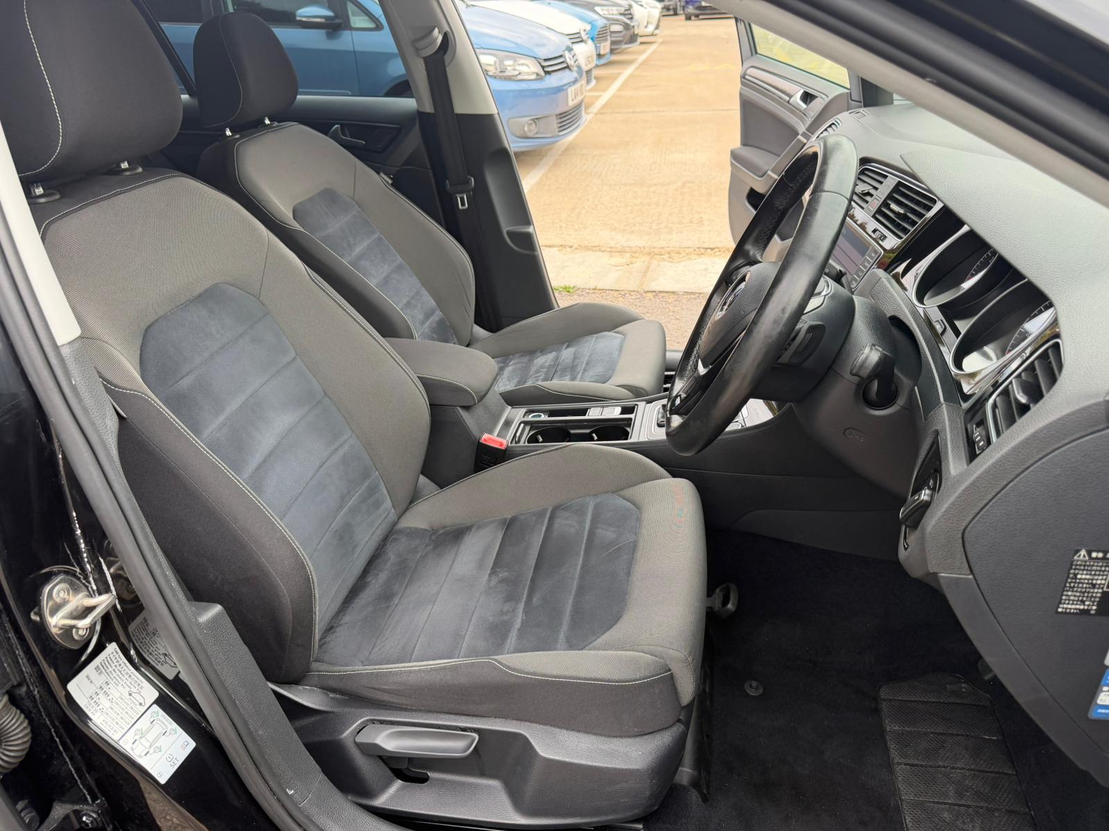 Volkswagen Golf 1.4 TSI BlueMotion Tech Match Hatchback 5dr Petrol DSG Euro 6 (s/s) (125 ps)