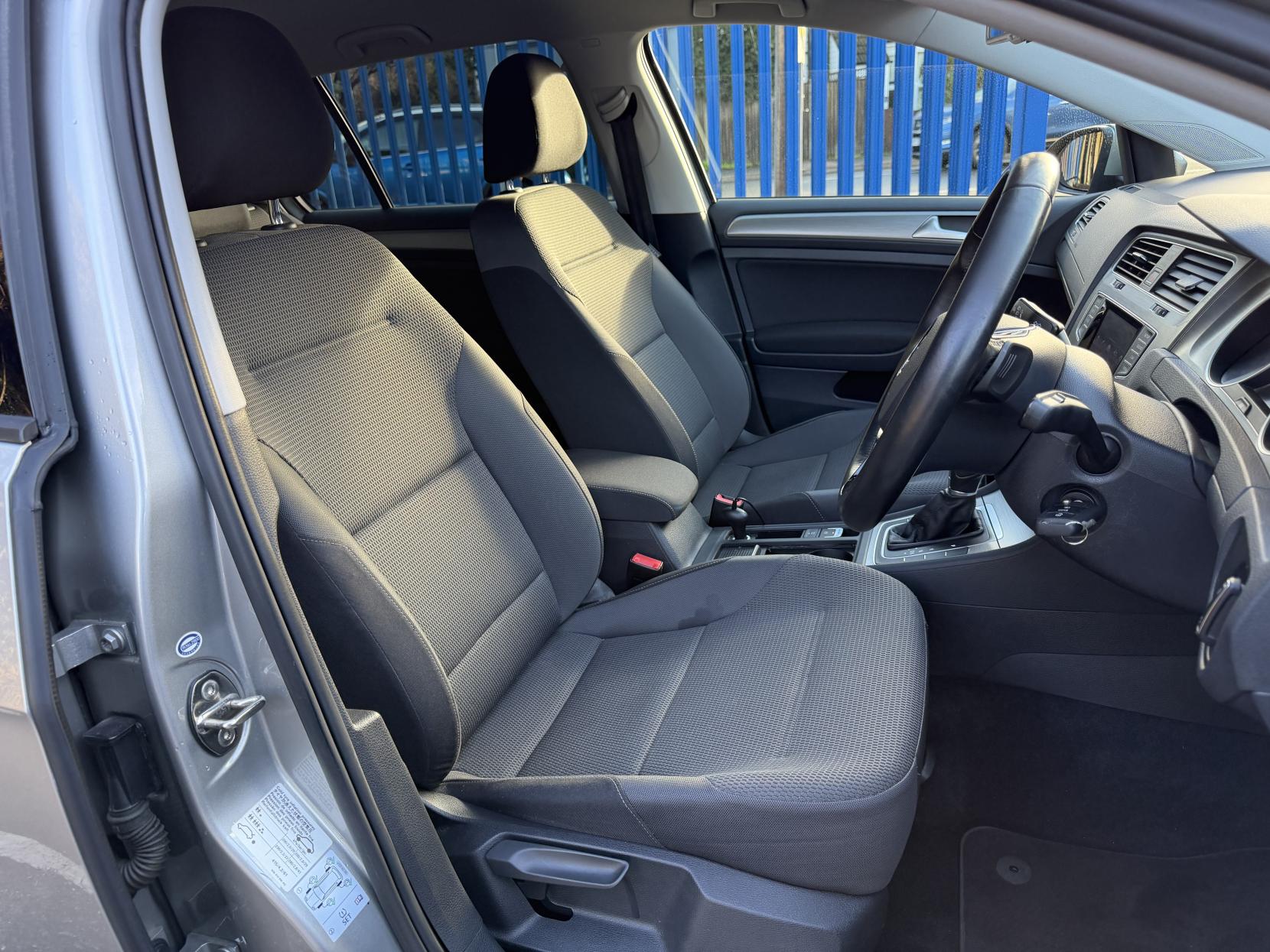 Volkswagen Golf 1.2 TSI BlueMotion Tech S Hatchback 5dr Petrol DSG Euro 5 (s/s) (105 ps)