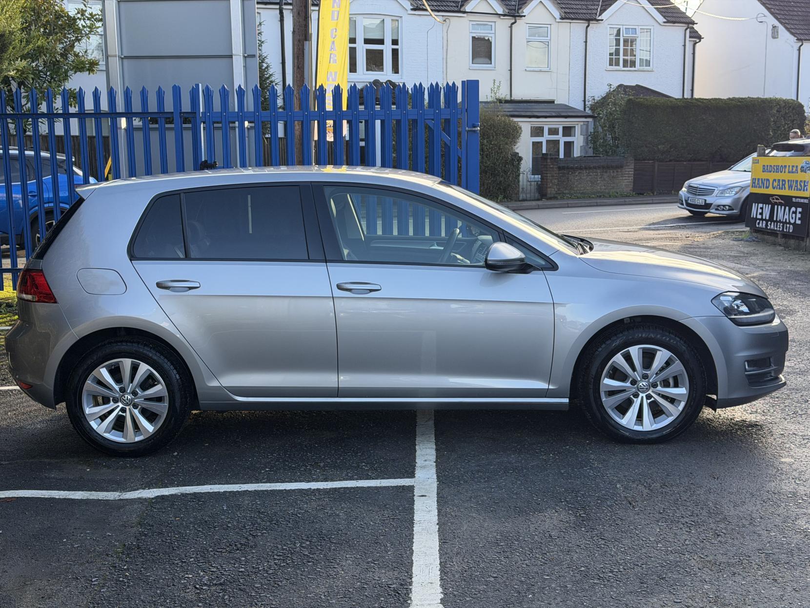 Volkswagen Golf 1.2 TSI BlueMotion Tech S Hatchback 5dr Petrol DSG Euro 5 (s/s) (105 ps)