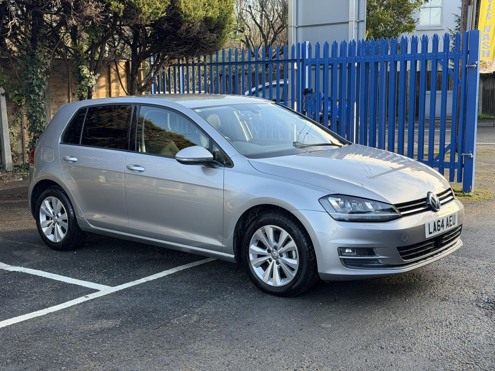 Volkswagen Golf 1.2 TSI BlueMotion Tech S Hatchback 5dr Petrol DSG Euro 5 (s/s) (105 ps)