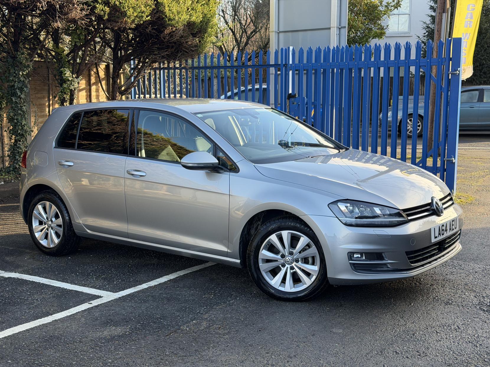 Volkswagen Golf 1.2 TSI BlueMotion Tech S Hatchback 5dr Petrol DSG Euro 5 (s/s) (105 ps)