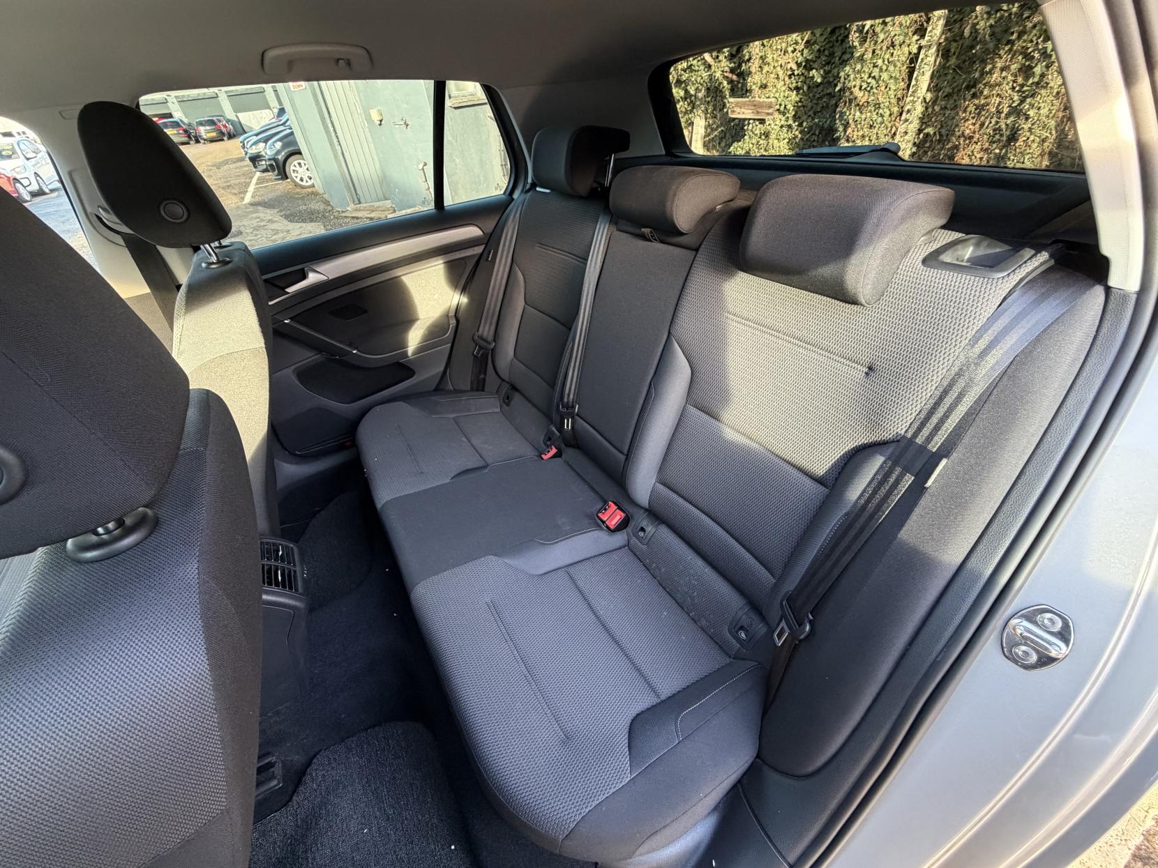 Volkswagen Golf 1.2 TSI BlueMotion Tech S Hatchback 5dr Petrol DSG Euro 5 (s/s) (105 ps)