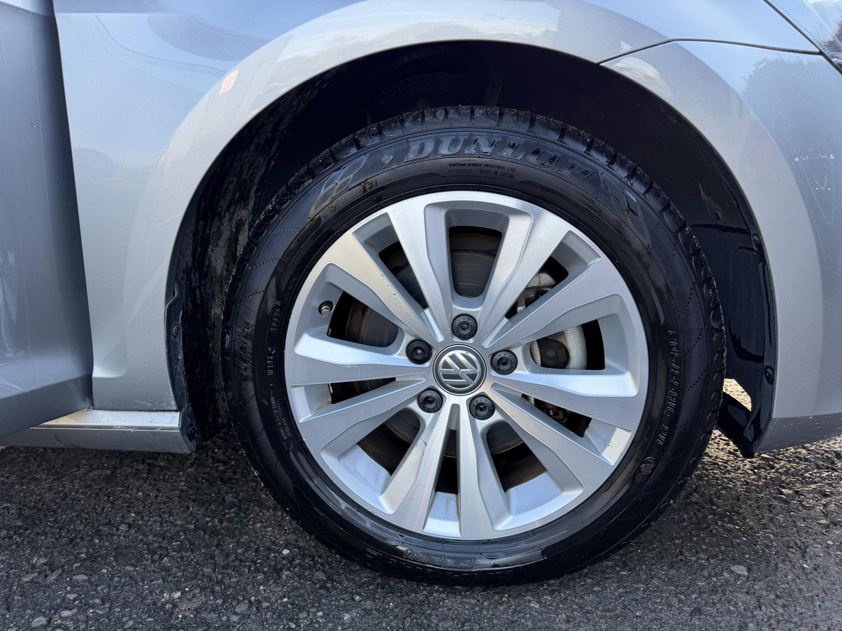 Volkswagen Golf 1.2 TSI BlueMotion Tech S Hatchback 5dr Petrol DSG Euro 5 (s/s) (105 ps)