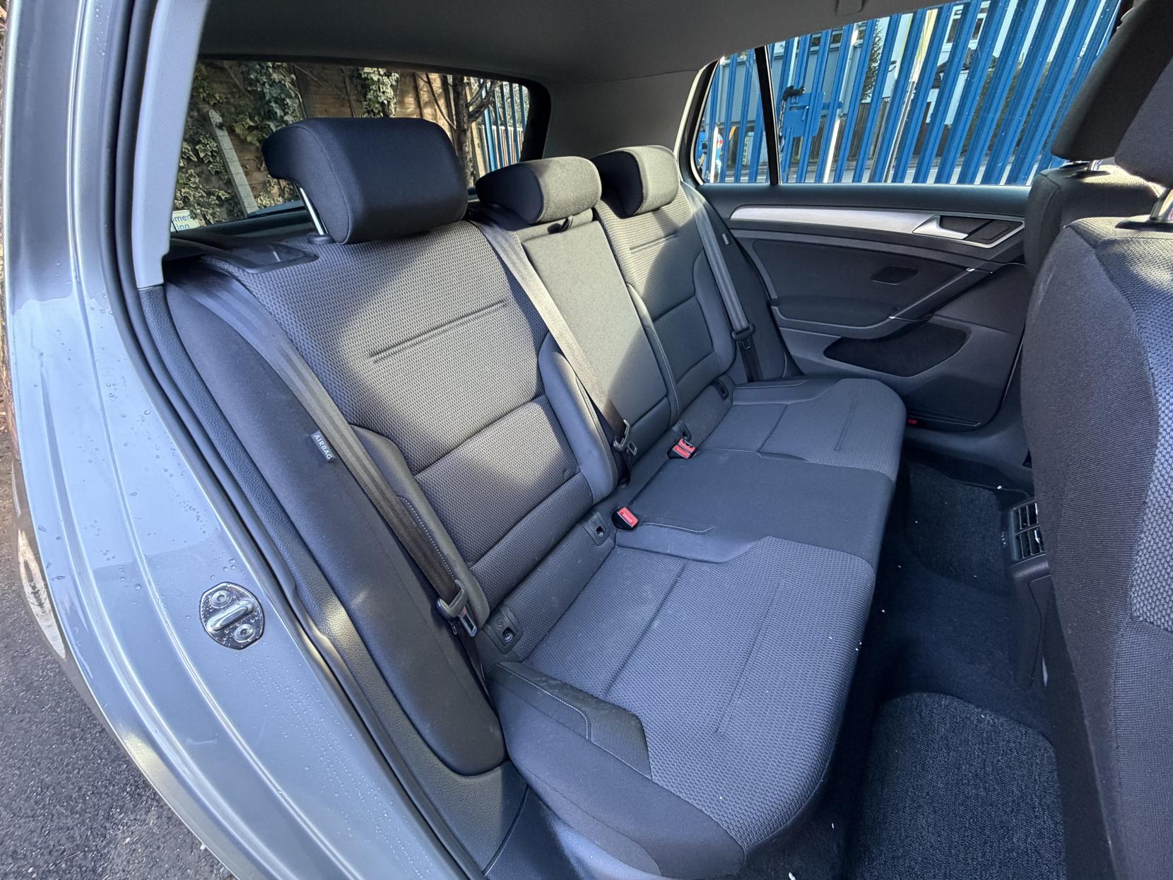 Volkswagen Golf 1.2 TSI BlueMotion Tech S Hatchback 5dr Petrol DSG Euro 5 (s/s) (105 ps)