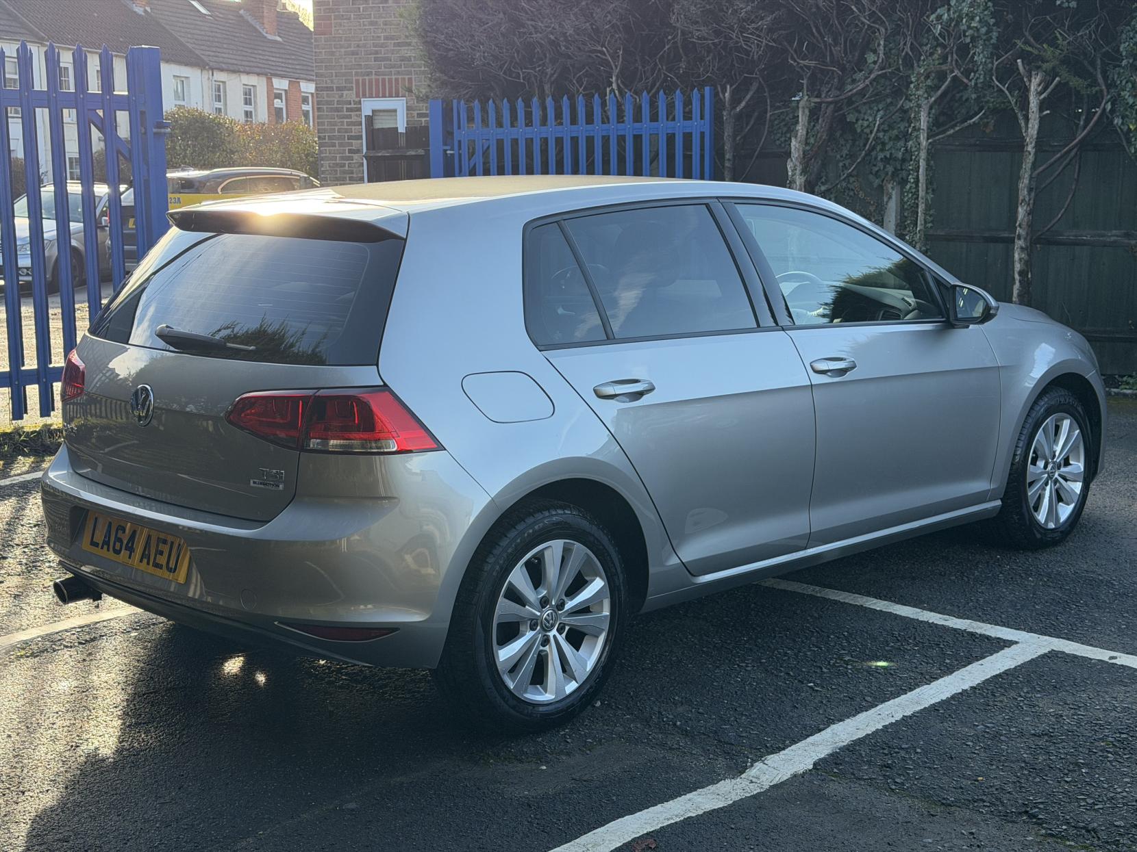 Volkswagen Golf 1.2 TSI BlueMotion Tech S Hatchback 5dr Petrol DSG Euro 5 (s/s) (105 ps)