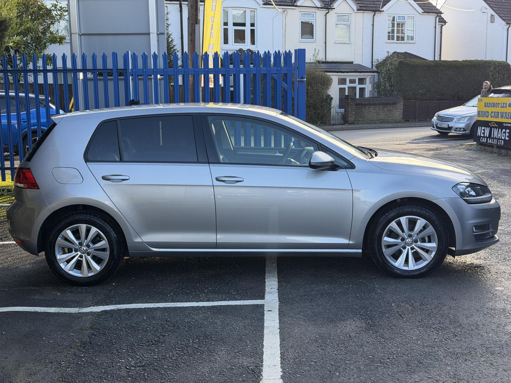 Volkswagen Golf 1.2 TSI BlueMotion Tech S Hatchback 5dr Petrol DSG Euro 5 (s/s) (105 ps)