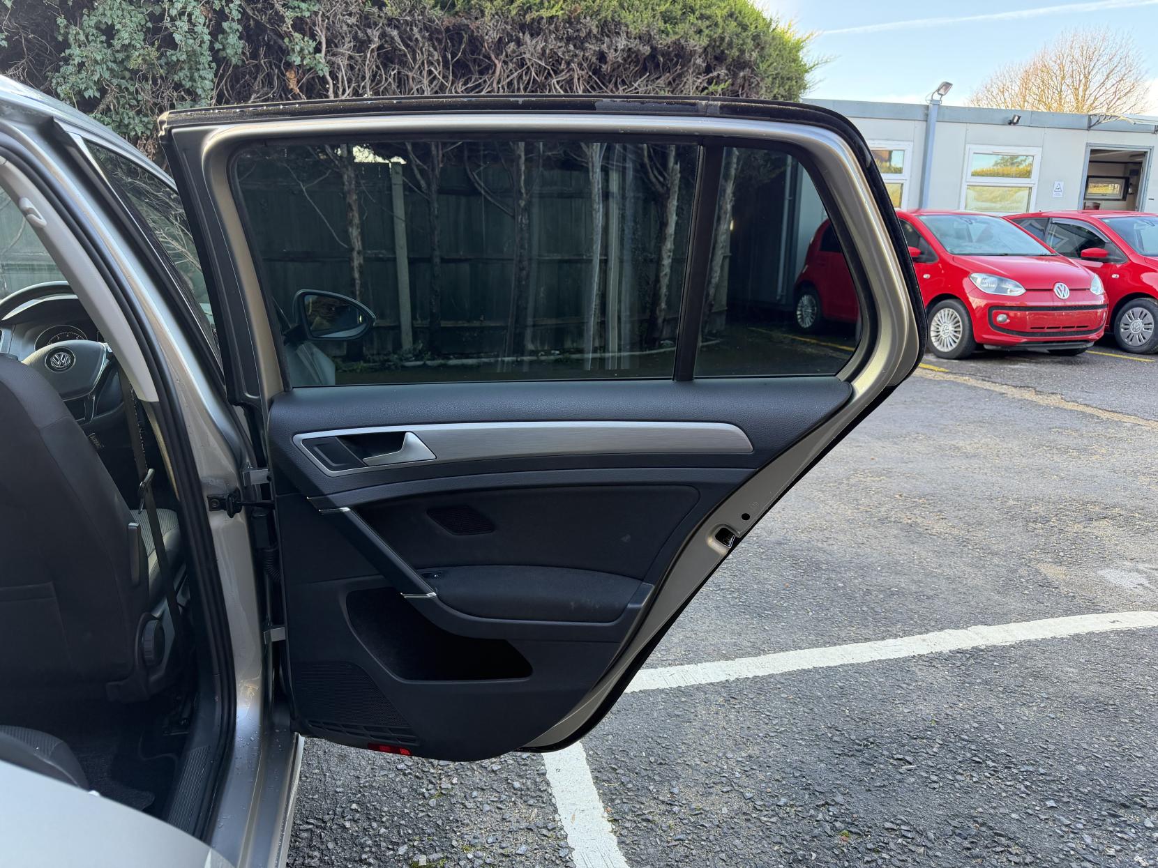 Volkswagen Golf 1.2 TSI BlueMotion Tech S Hatchback 5dr Petrol DSG Euro 5 (s/s) (105 ps)