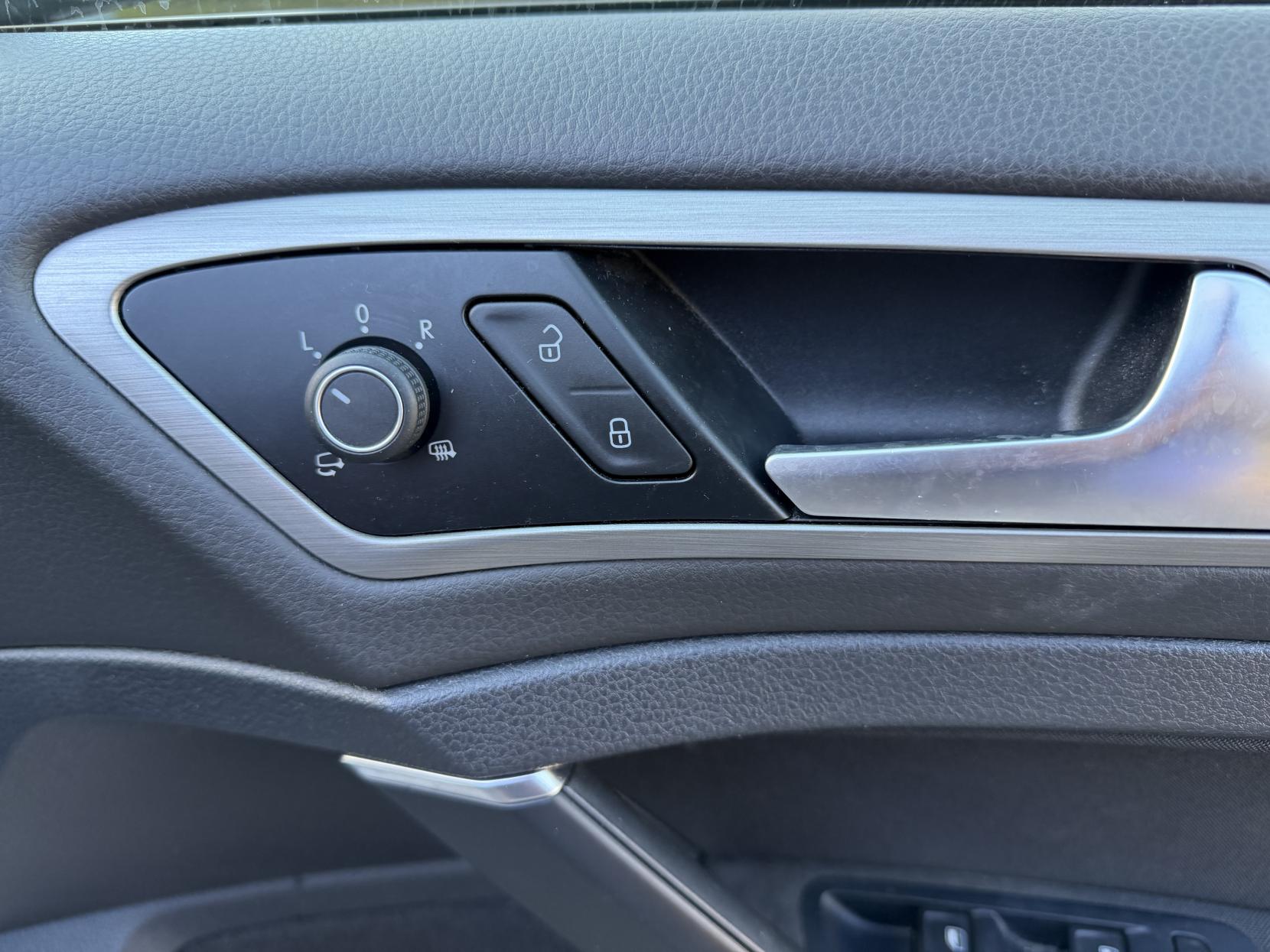 Volkswagen Golf 1.2 TSI BlueMotion Tech S Hatchback 5dr Petrol DSG Euro 5 (s/s) (105 ps)