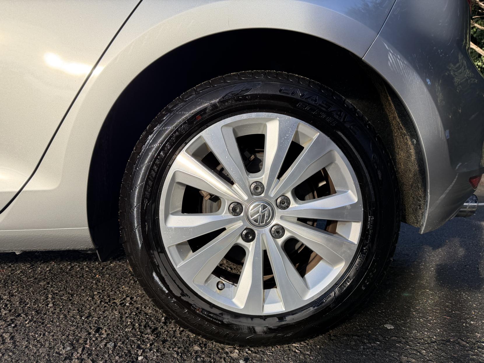 Volkswagen Golf 1.2 TSI BlueMotion Tech S Hatchback 5dr Petrol DSG Euro 5 (s/s) (105 ps)