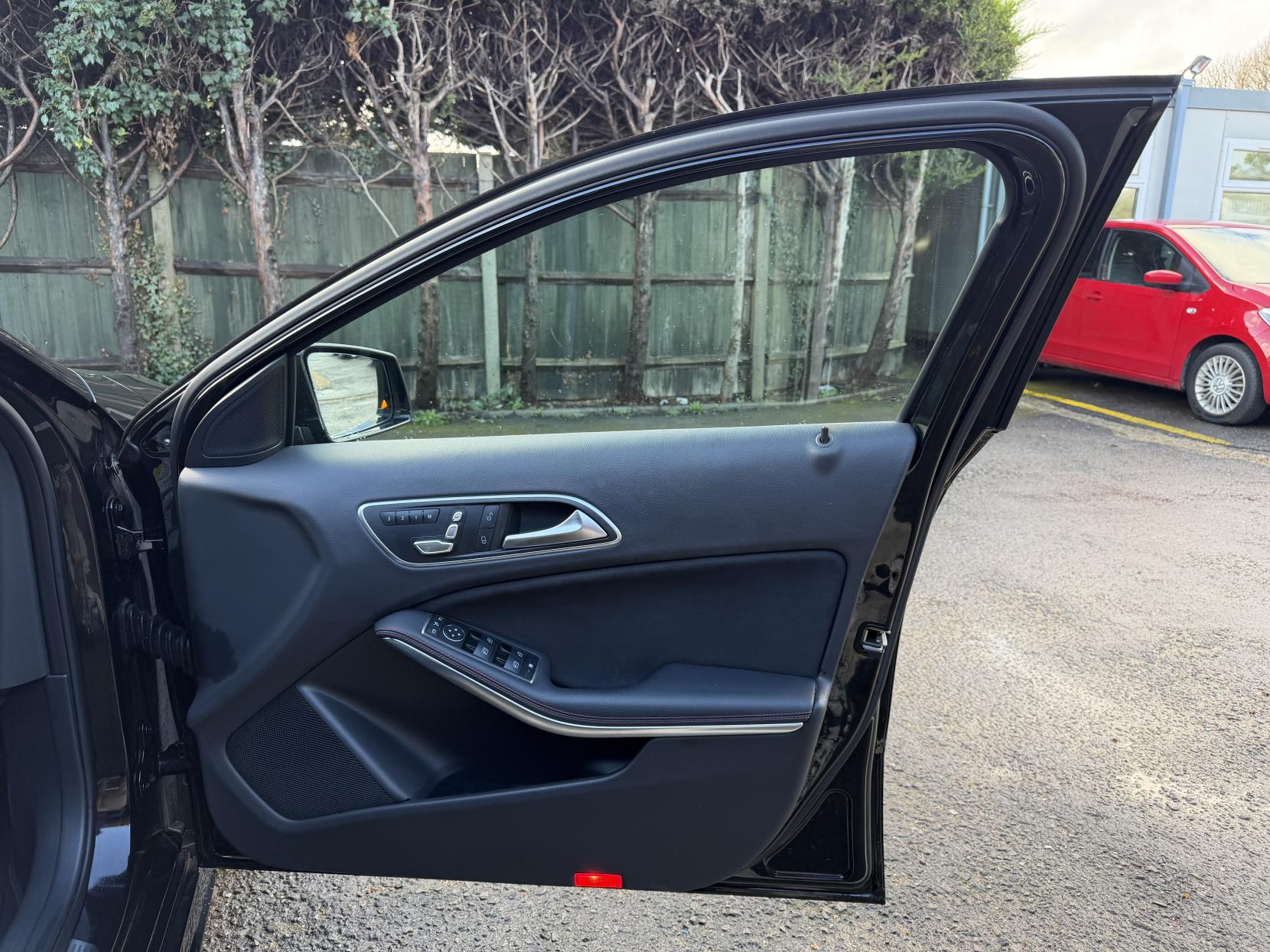 Mercedes-Benz A Class 1.6 A180 AMG Line (Premium) Hatchback 5dr Petrol 7G-DCT Euro 6 (s/s) (122 ps)