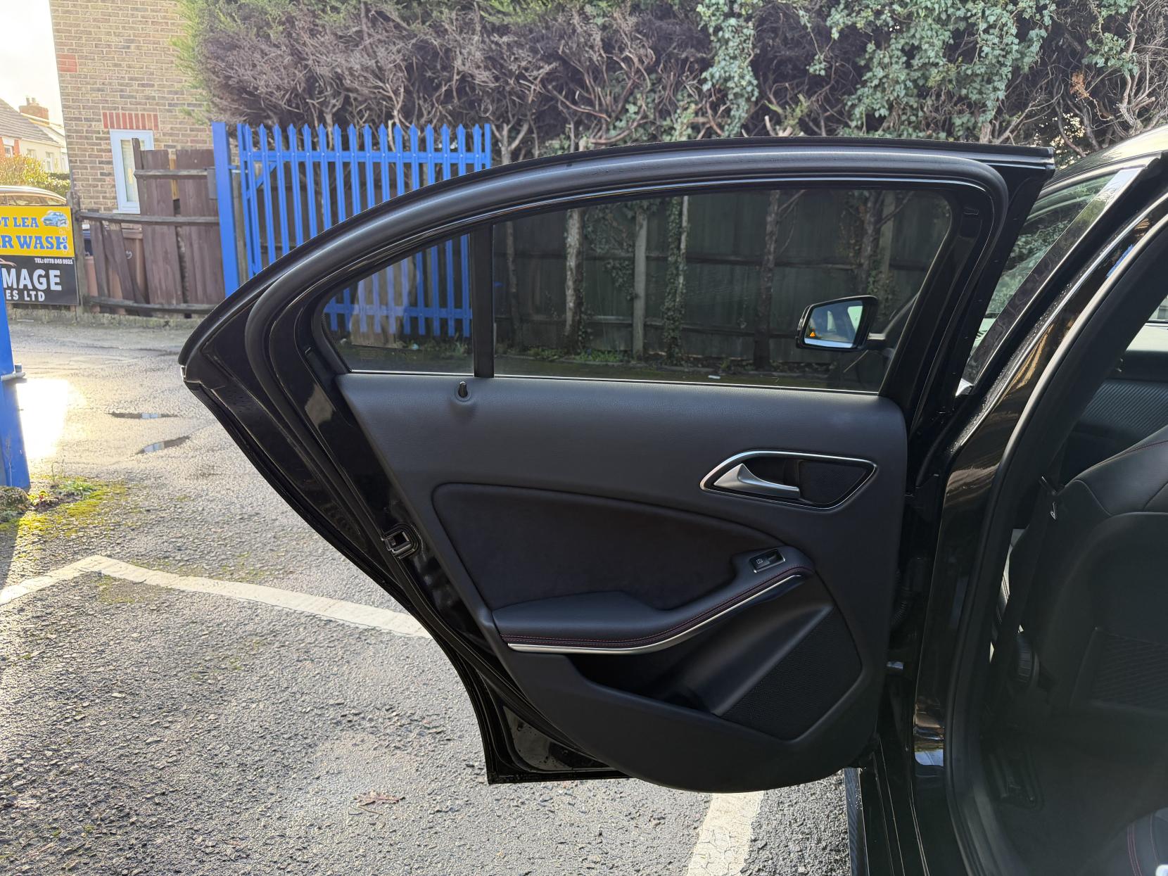 Mercedes-Benz A Class 1.6 A180 AMG Line (Premium) Hatchback 5dr Petrol 7G-DCT Euro 6 (s/s) (122 ps)