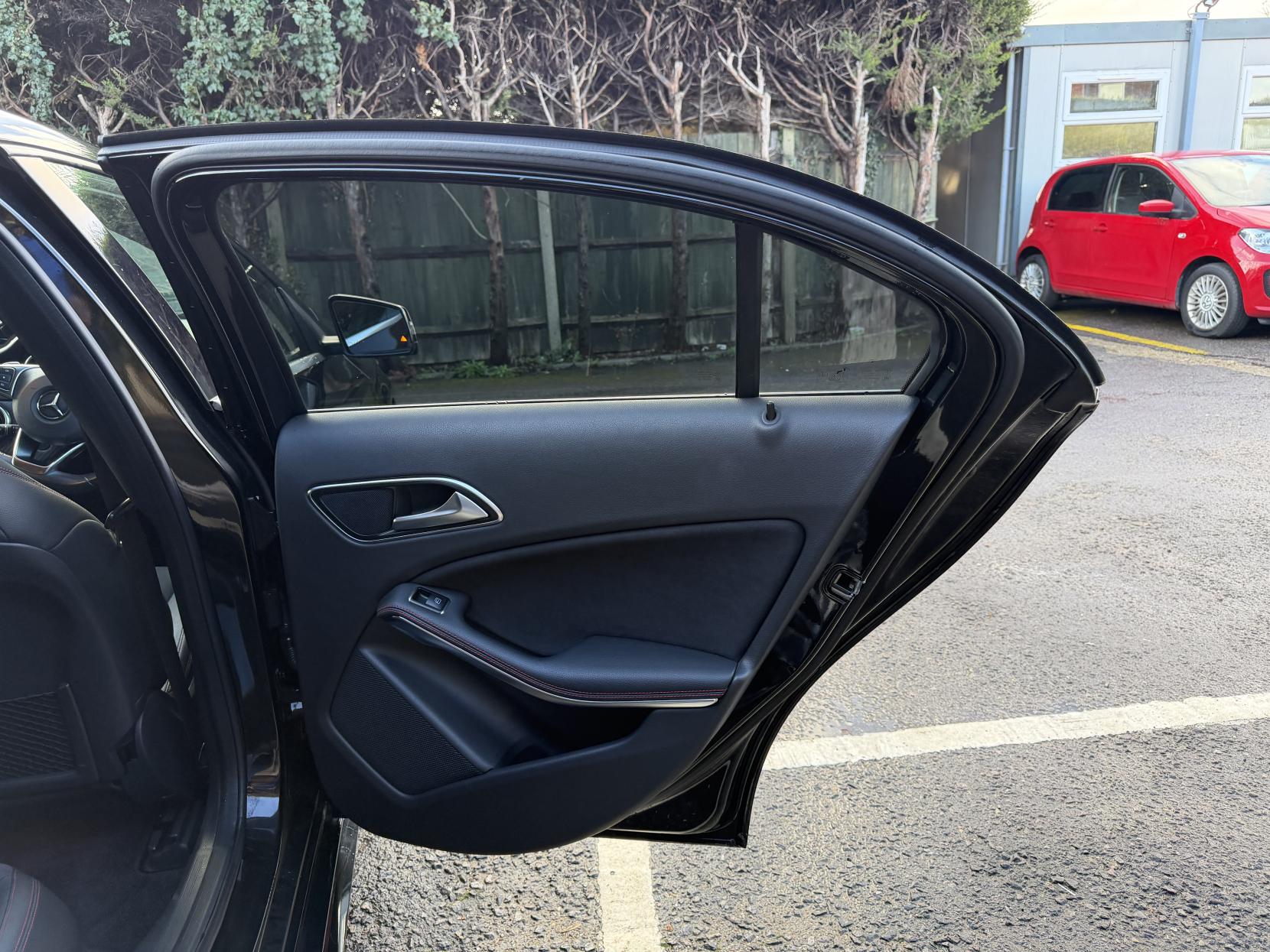 Mercedes-Benz A Class 1.6 A180 AMG Line (Premium) Hatchback 5dr Petrol 7G-DCT Euro 6 (s/s) (122 ps)