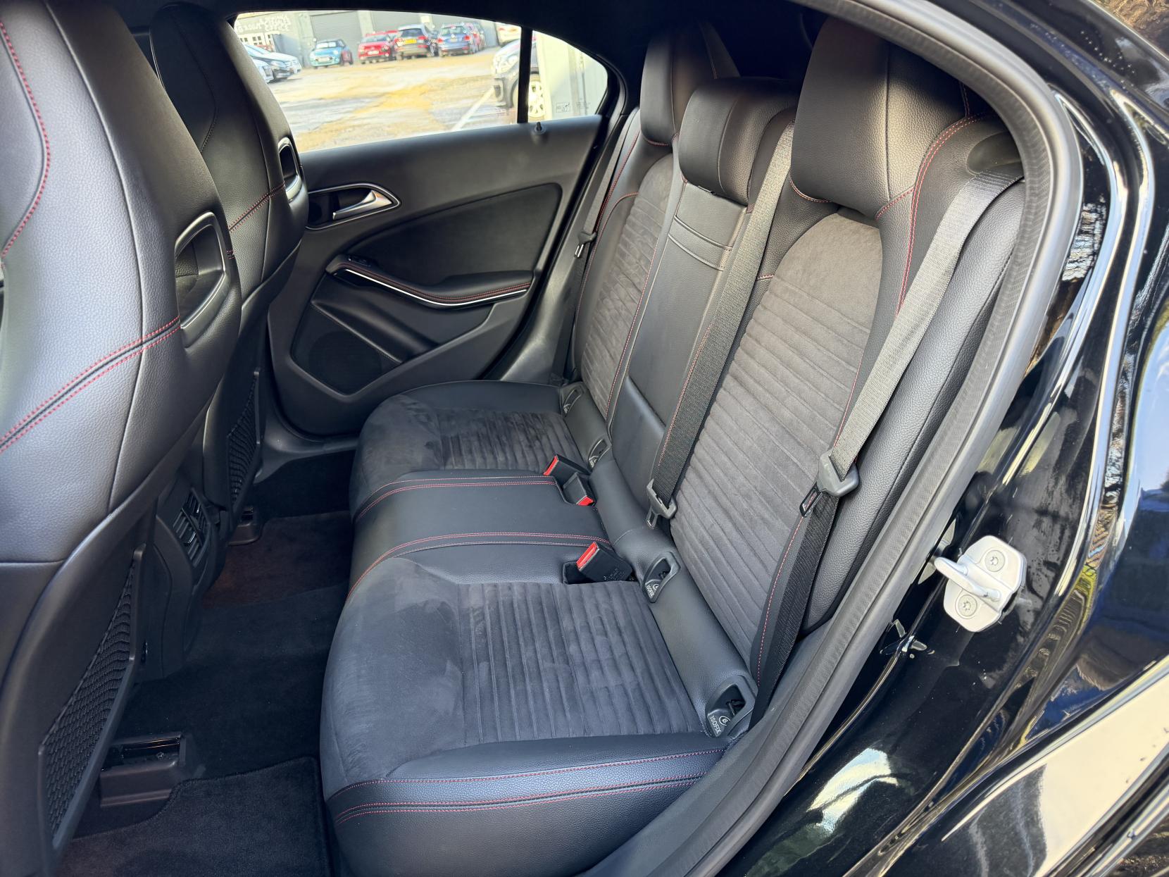 Mercedes-Benz A Class 1.6 A180 AMG Line (Premium) Hatchback 5dr Petrol 7G-DCT Euro 6 (s/s) (122 ps)