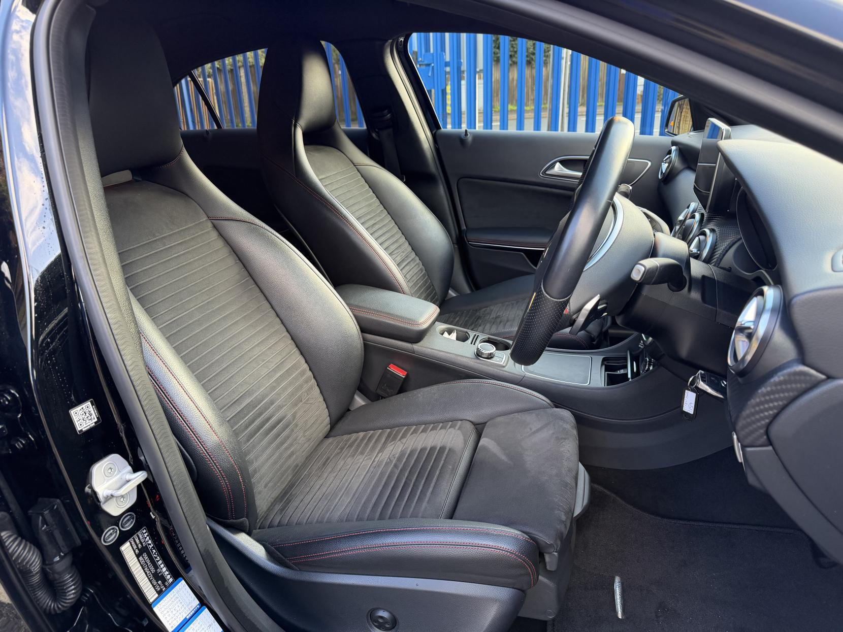 Mercedes-Benz A Class 1.6 A180 AMG Line (Premium) Hatchback 5dr Petrol 7G-DCT Euro 6 (s/s) (122 ps)