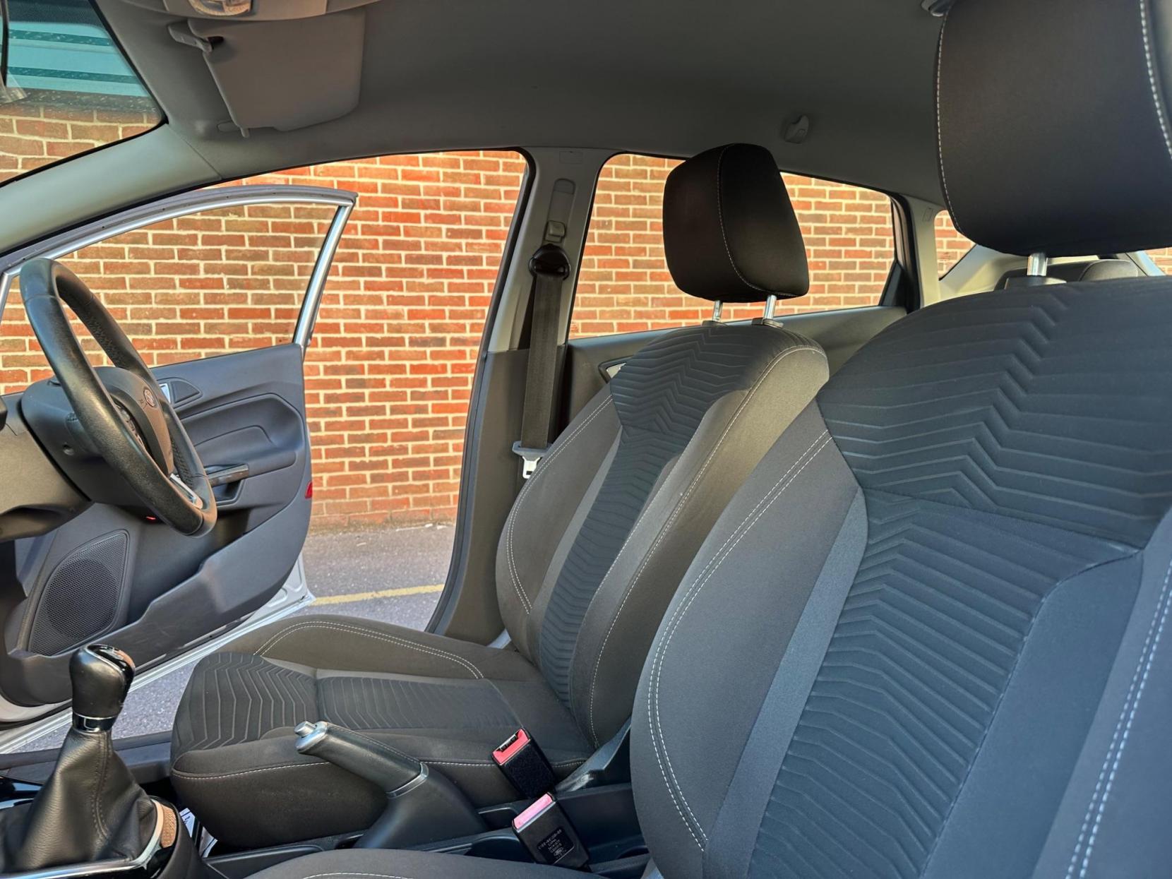 Ford Fiesta 1.0T EcoBoost Zetec Euro 6 (s/s) 5dr