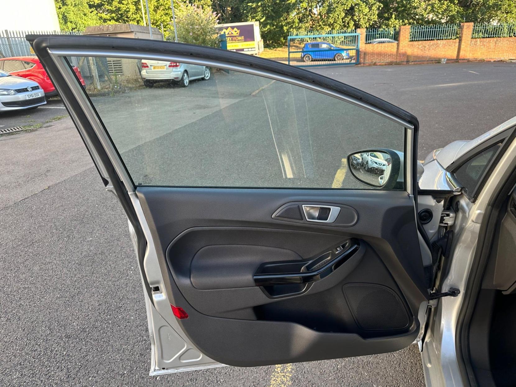 Ford Fiesta 1.0T EcoBoost Zetec Euro 6 (s/s) 5dr