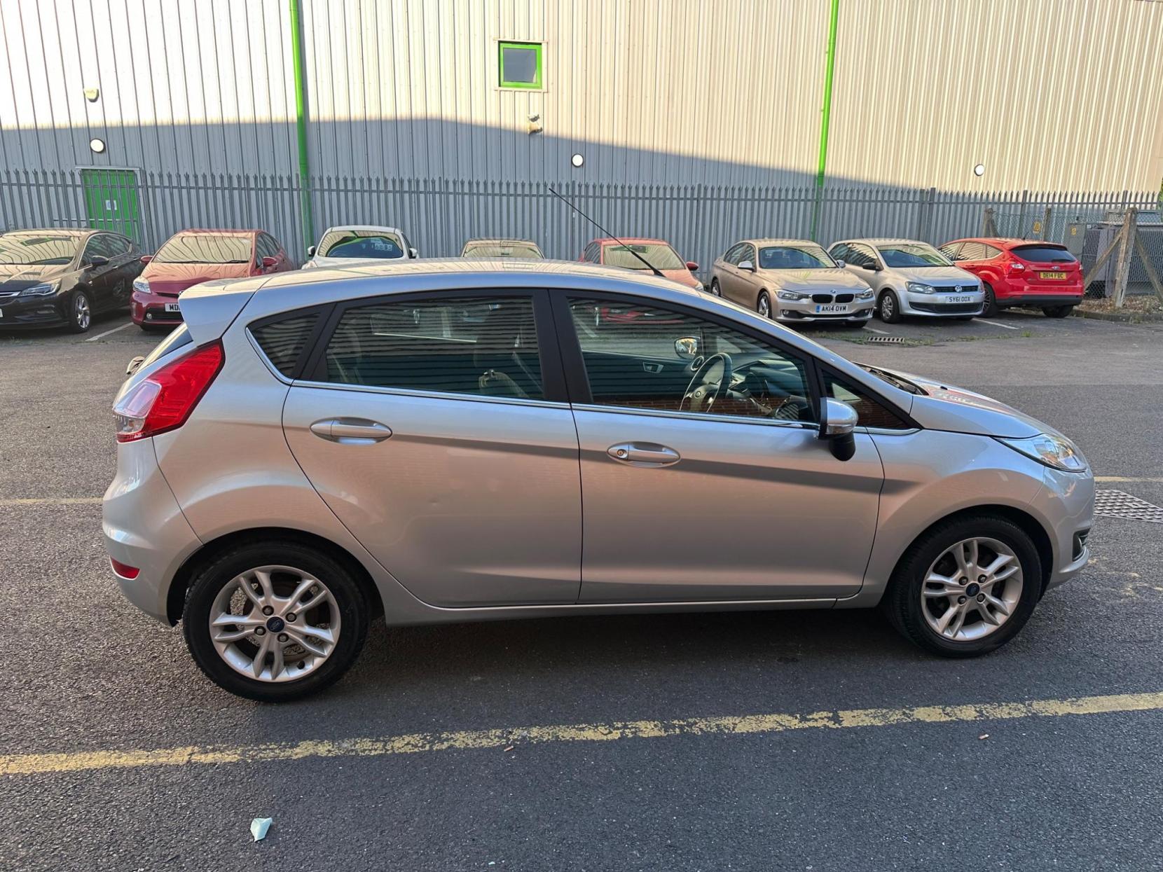 Ford Fiesta 1.0T EcoBoost Zetec Euro 6 (s/s) 5dr