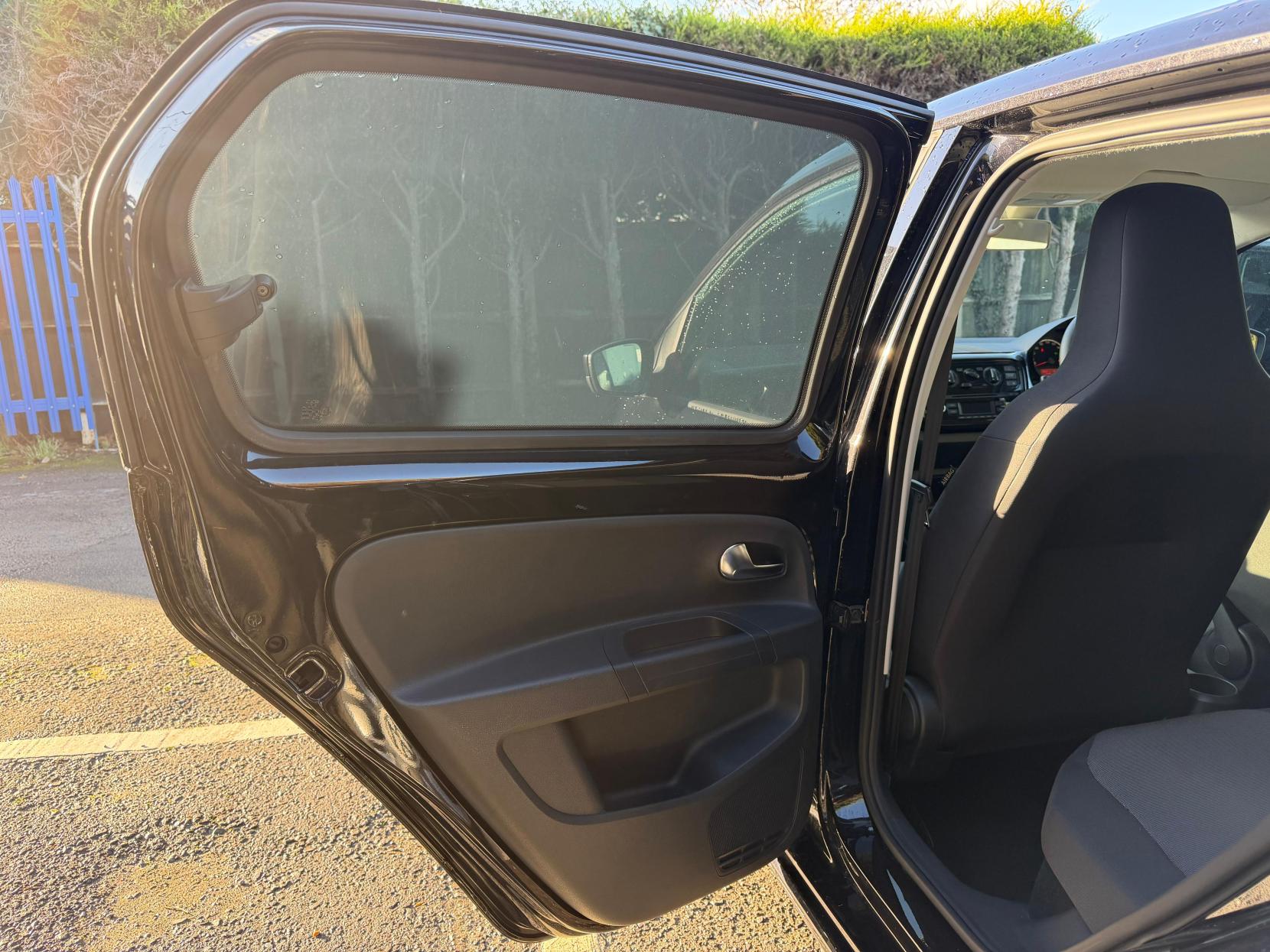 Volkswagen up! 1.0 High up! Hatchback 5dr Petrol ASG Euro 6 (75 ps)