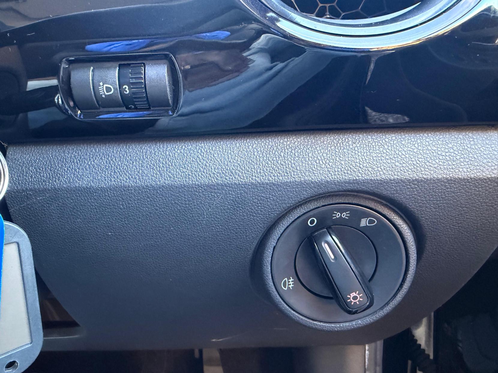 Volkswagen up! 1.0 High up! Hatchback 5dr Petrol ASG Euro 6 (75 ps)