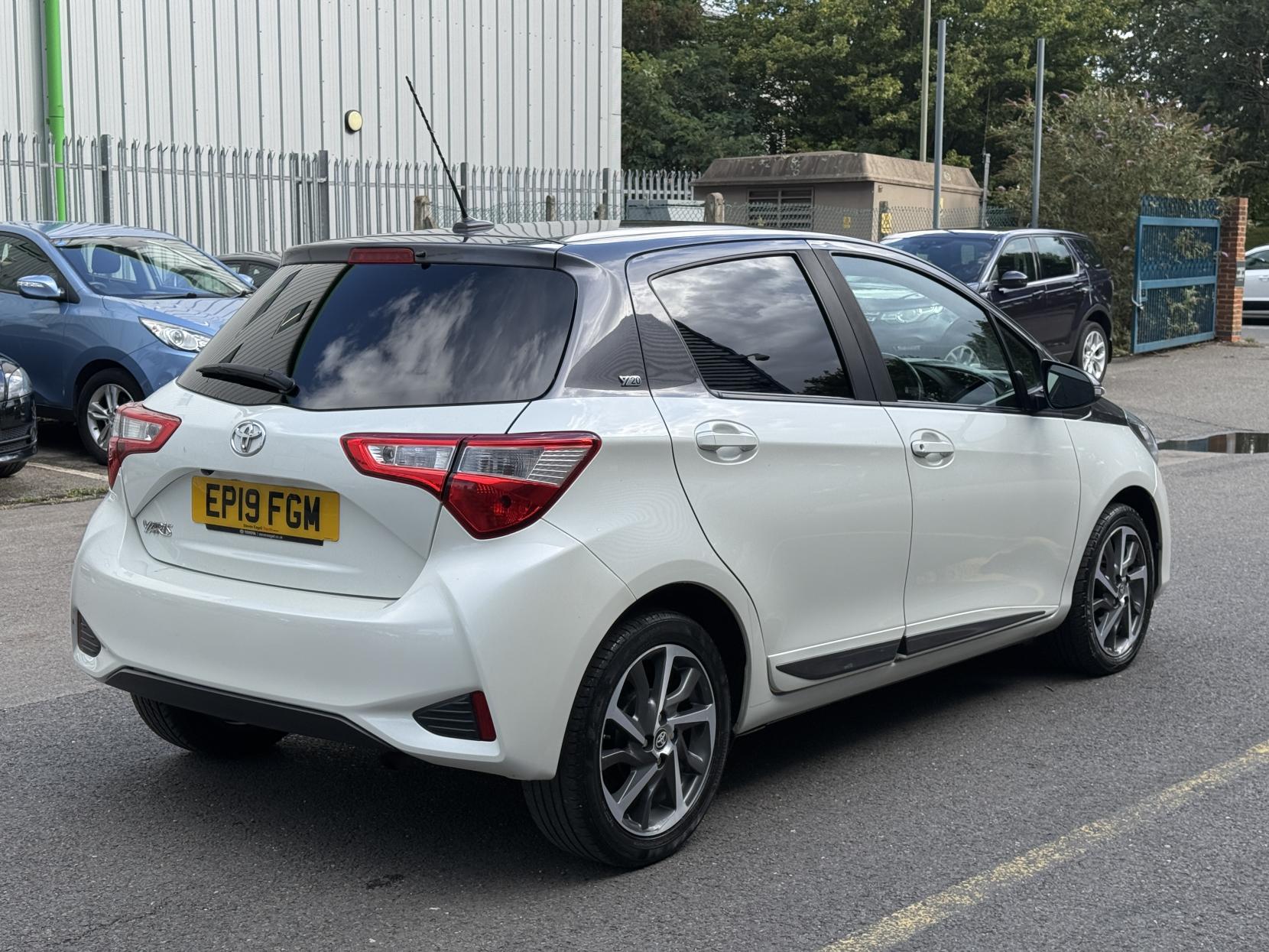 Toyota Yaris 1.5 VVT-i Y20 Hatchback 5dr Petrol Manual Euro 6 (111 ps)
