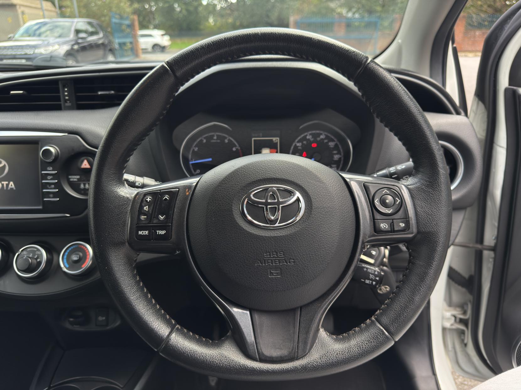 Toyota Yaris 1.5 VVT-i Y20 Hatchback 5dr Petrol Manual Euro 6 (111 ps)