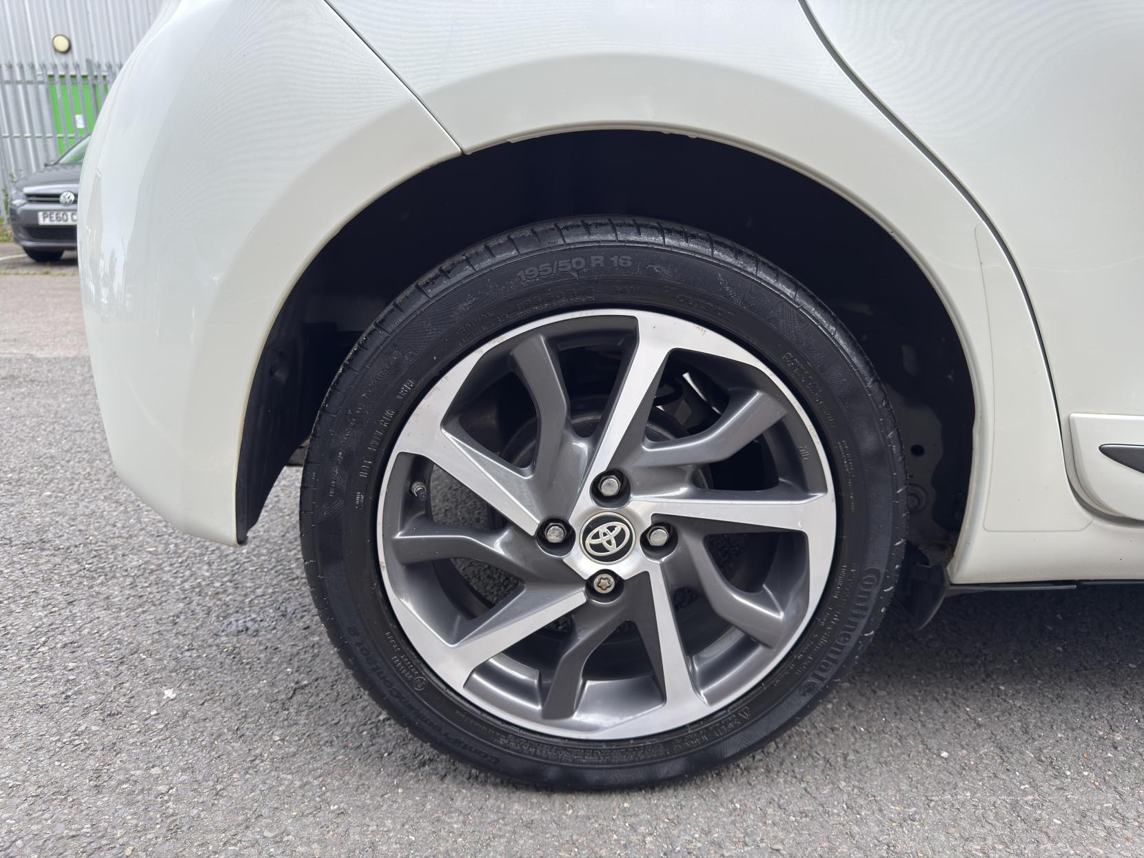 Toyota Yaris 1.5 VVT-i Y20 Hatchback 5dr Petrol Manual Euro 6 (111 ps)