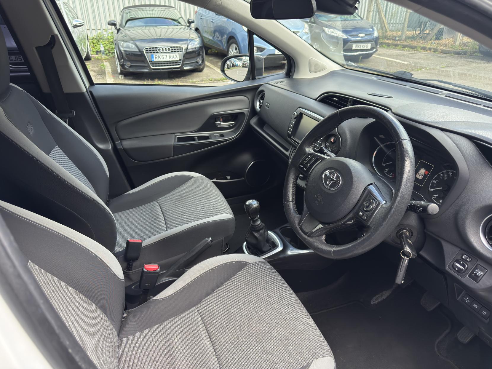 Toyota Yaris 1.5 VVT-i Y20 Hatchback 5dr Petrol Manual Euro 6 (111 ps)