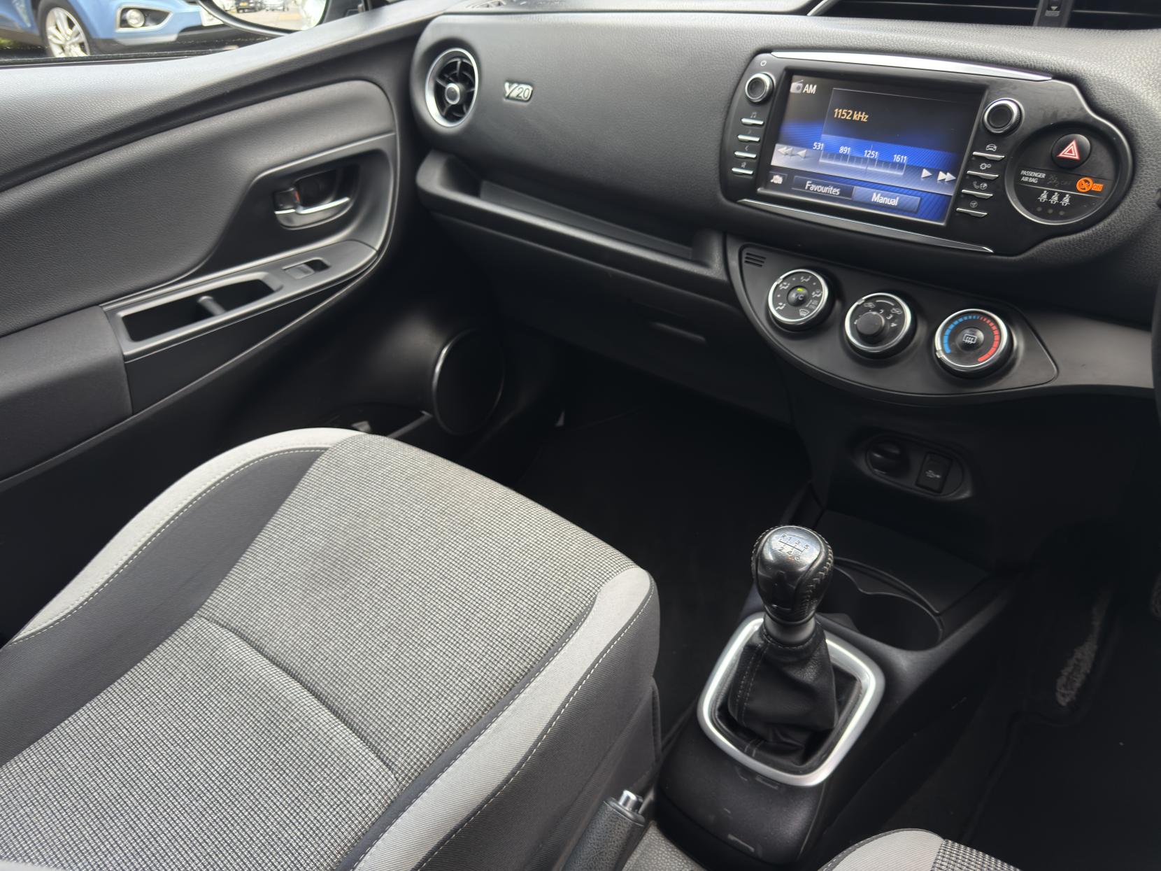 Toyota Yaris 1.5 VVT-i Y20 Hatchback 5dr Petrol Manual Euro 6 (111 ps)