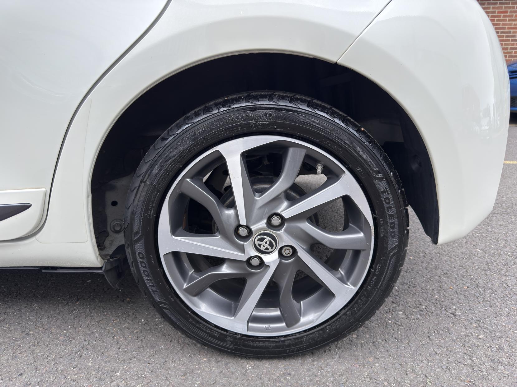 Toyota Yaris 1.5 VVT-i Y20 Hatchback 5dr Petrol Manual Euro 6 (111 ps)