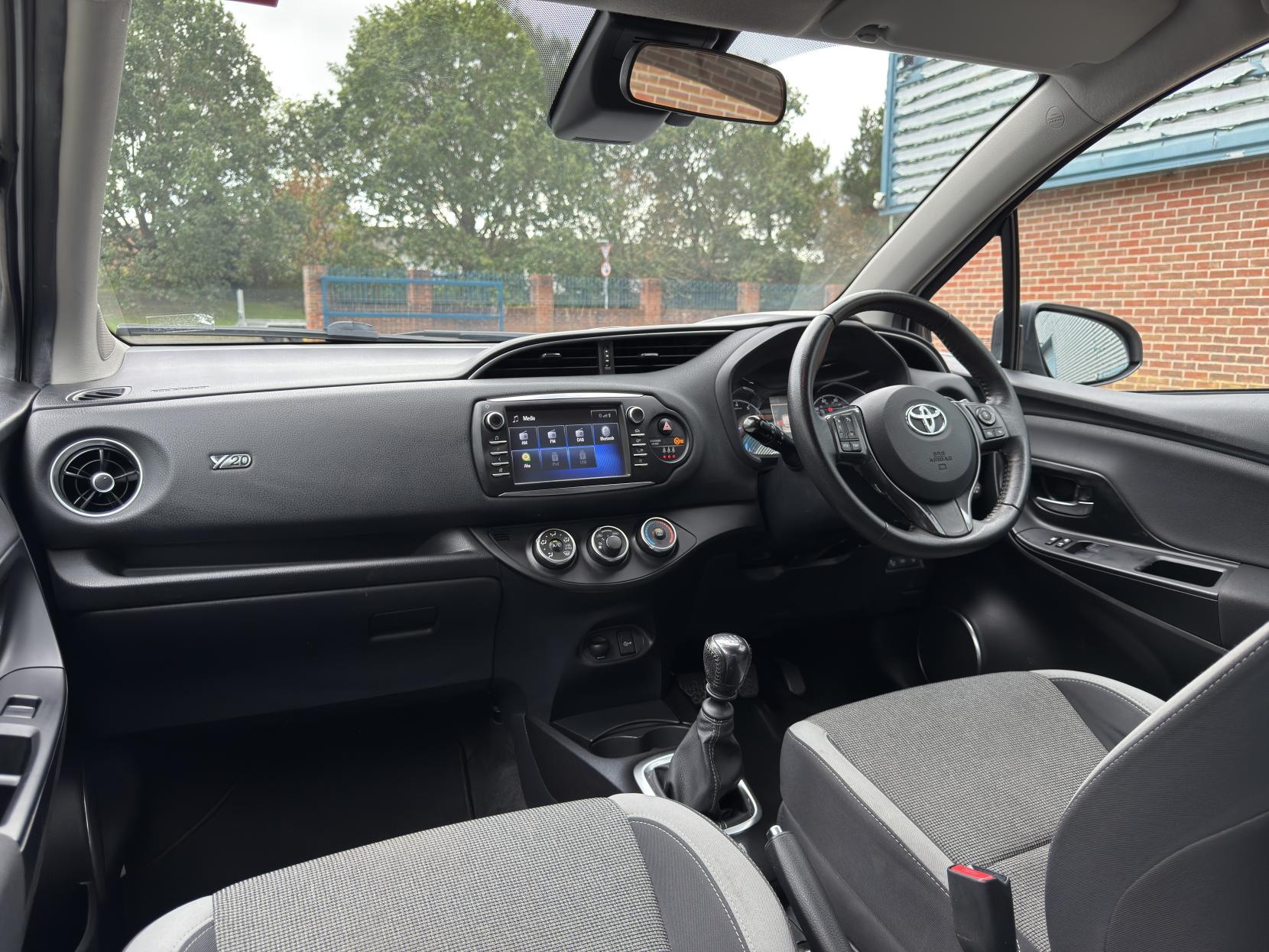 Toyota Yaris 1.5 VVT-i Y20 Hatchback 5dr Petrol Manual Euro 6 (111 ps)