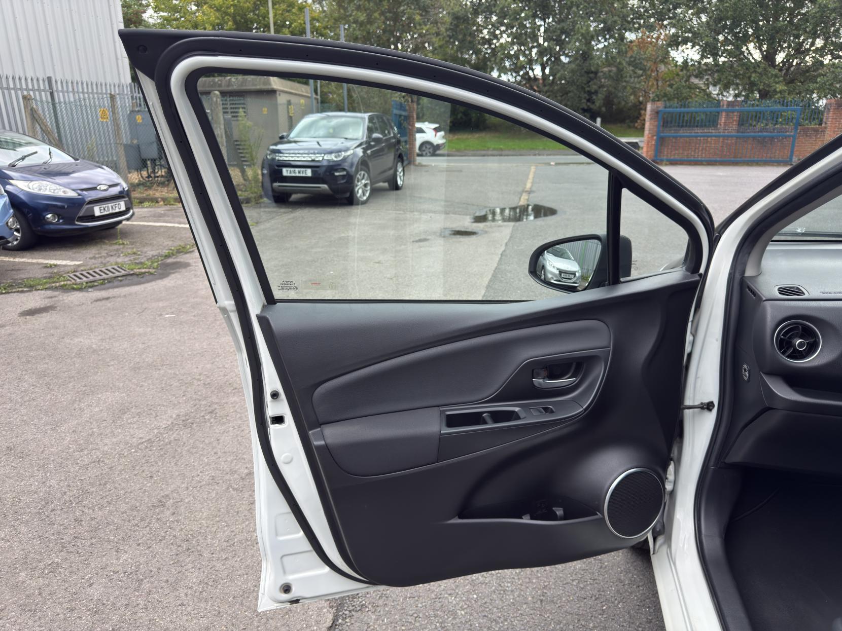 Toyota Yaris 1.5 VVT-i Y20 Hatchback 5dr Petrol Manual Euro 6 (111 ps)