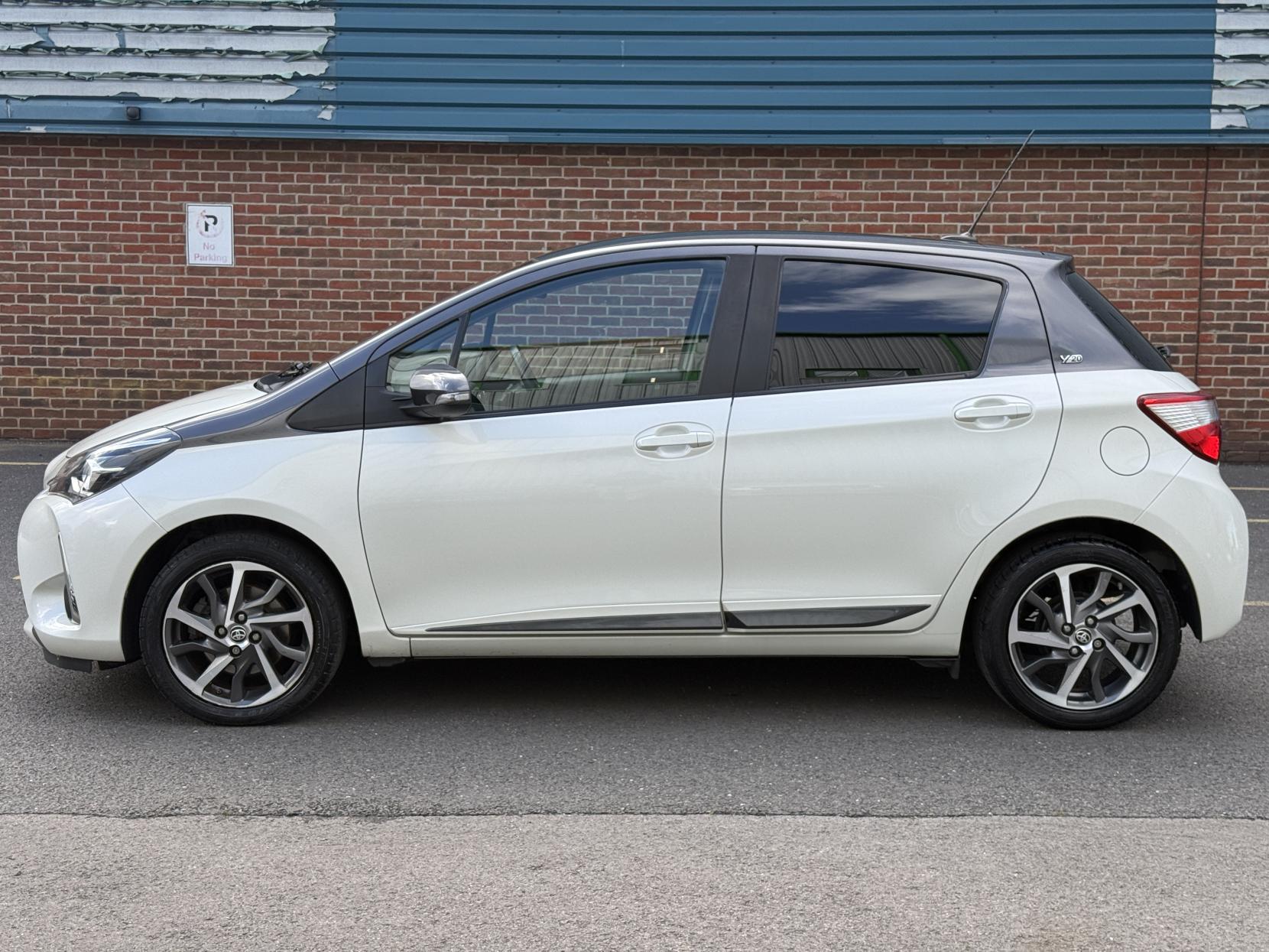 Toyota Yaris 1.5 VVT-i Y20 Hatchback 5dr Petrol Manual Euro 6 (111 ps)