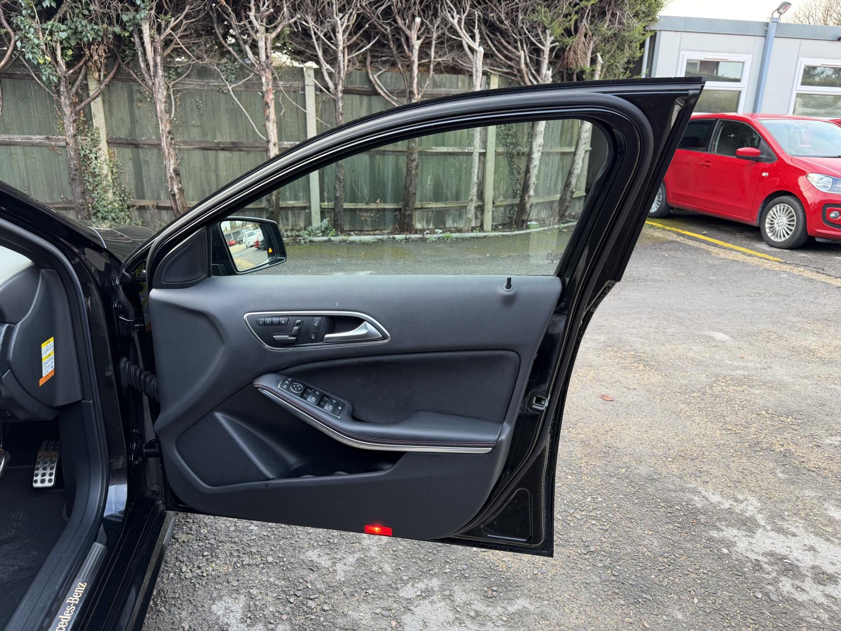 Mercedes-Benz A Class 1.6 A180 BlueEfficiency SE Hatchback 5dr Petrol 7G-DCT Euro 6 (s/s) (122 ps)