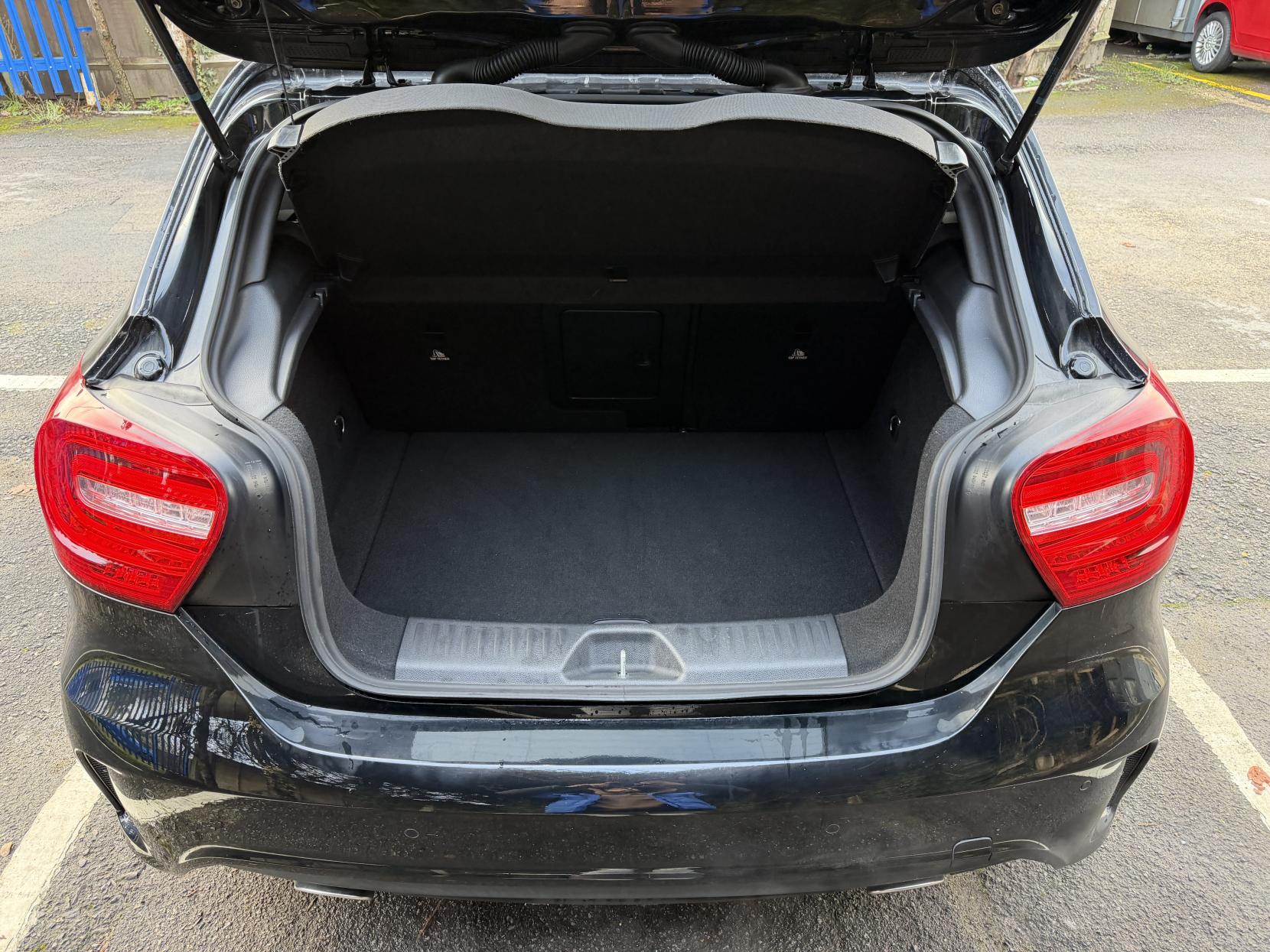 Mercedes-Benz A Class 1.6 A180 BlueEfficiency SE Hatchback 5dr Petrol 7G-DCT Euro 6 (s/s) (122 ps)