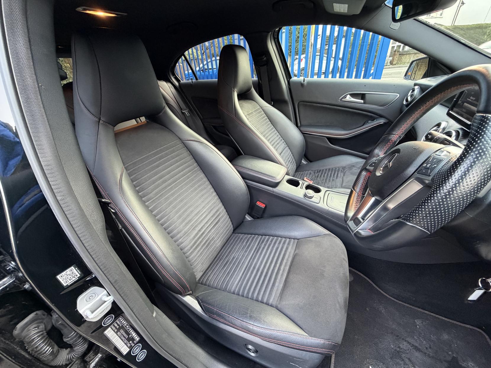 Mercedes-Benz A Class 1.6 A180 BlueEfficiency SE Hatchback 5dr Petrol 7G-DCT Euro 6 (s/s) (122 ps)