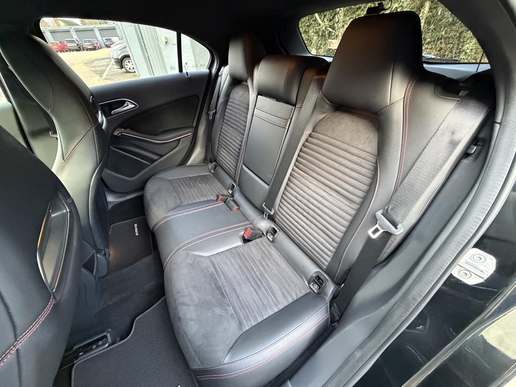 Mercedes-Benz A Class 1.6 A180 BlueEfficiency SE Hatchback 5dr Petrol 7G-DCT Euro 6 (s/s) (122 ps)