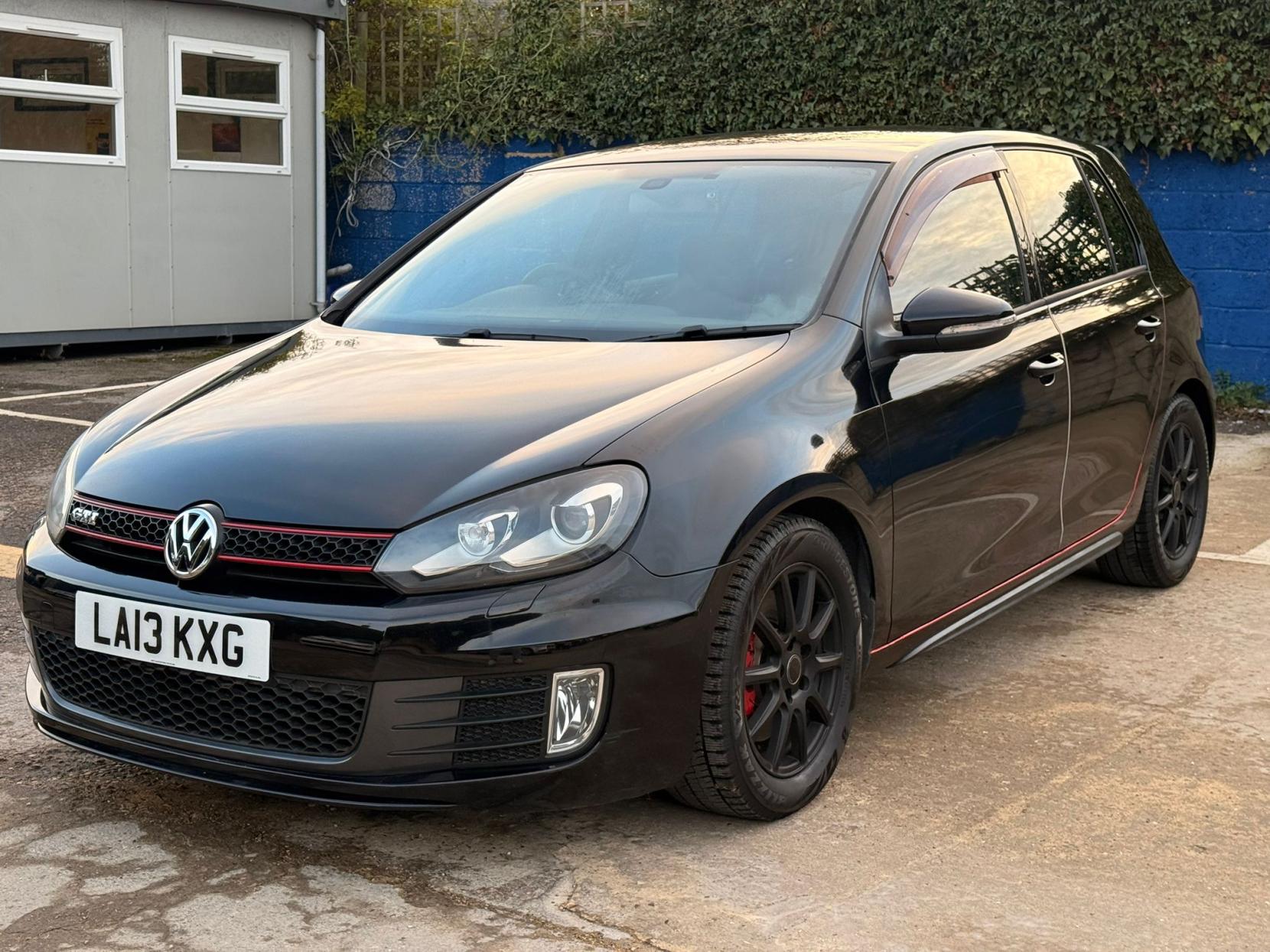 Volkswagen Golf 2.0 TSI GTI Hatchback 5dr Petrol DSG Euro 5 (210 ps)