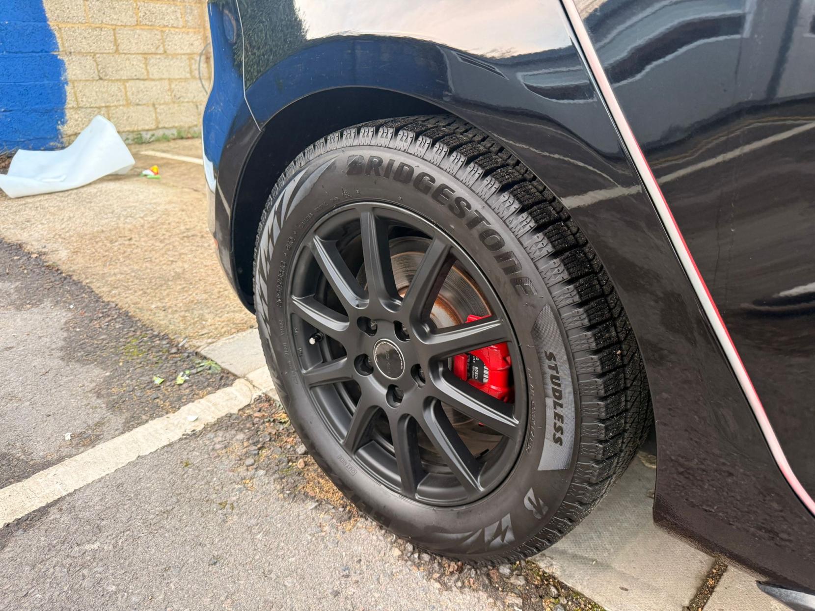 Volkswagen Golf 2.0 TSI GTI Hatchback 5dr Petrol DSG Euro 5 (210 ps)