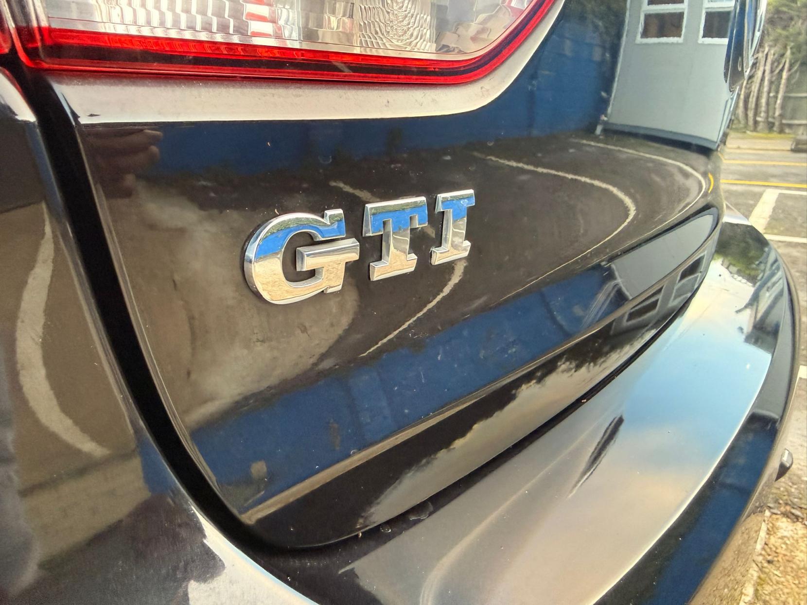 Volkswagen Golf 2.0 TSI GTI Hatchback 5dr Petrol DSG Euro 5 (210 ps)