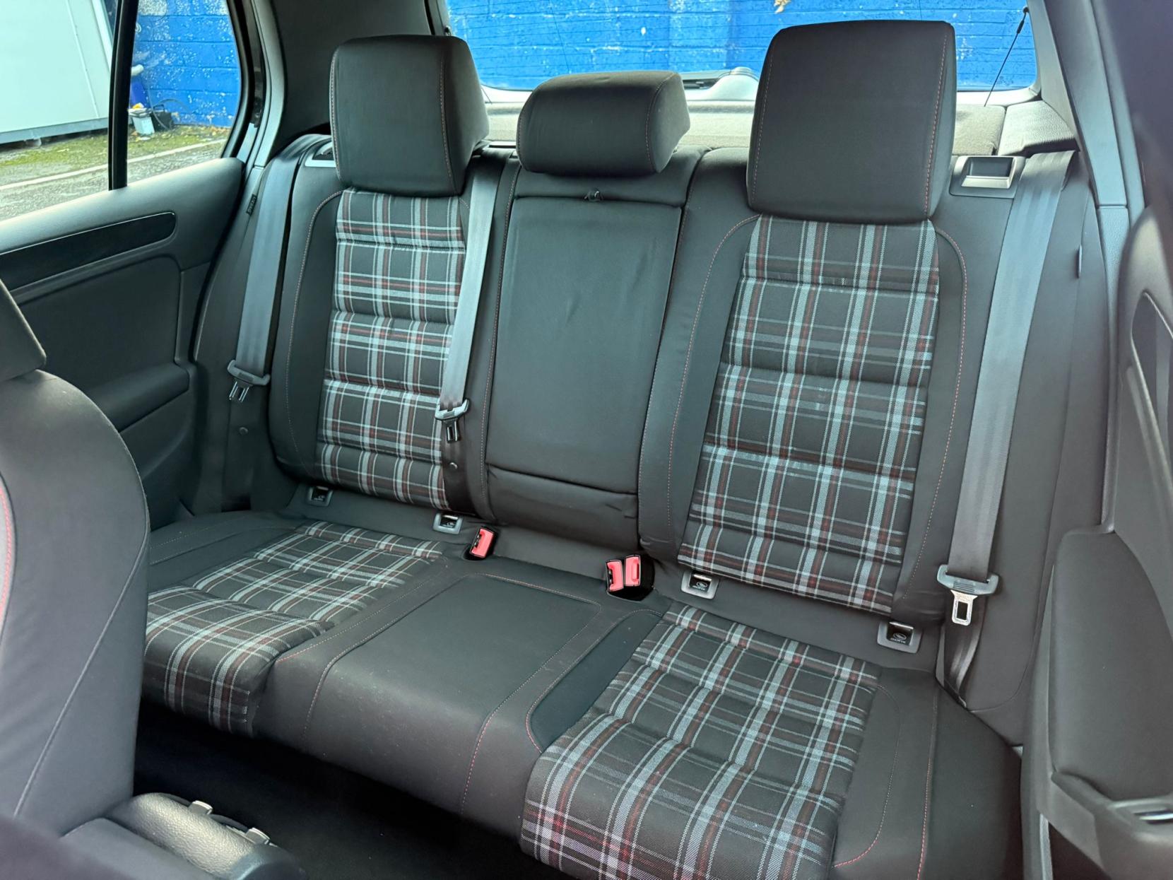 Volkswagen Golf 2.0 TSI GTI Hatchback 5dr Petrol DSG Euro 5 (210 ps)