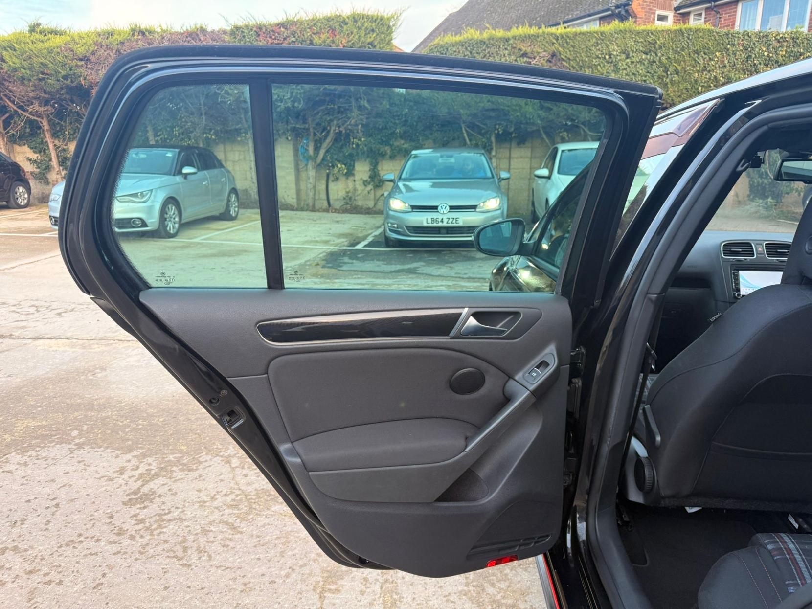 Volkswagen Golf 2.0 TSI GTI Hatchback 5dr Petrol DSG Euro 5 (210 ps)