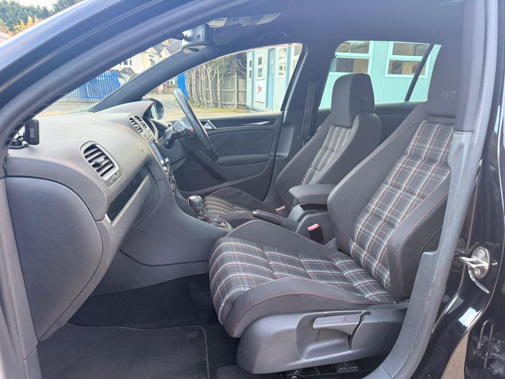 Volkswagen Golf 2.0 TSI GTI Hatchback 5dr Petrol DSG Euro 5 (210 ps)