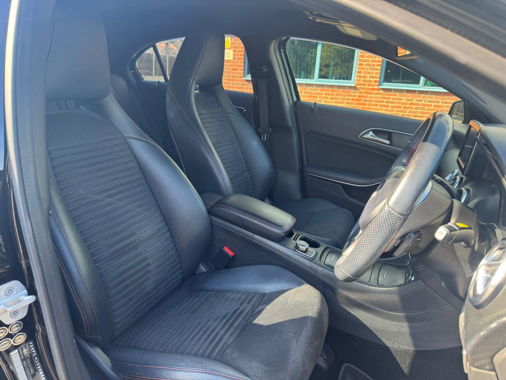 Mercedes-Benz A Class 1.6 A180 BlueEfficiency Sport 7G-DCT Euro 6 (s/s) 5dr