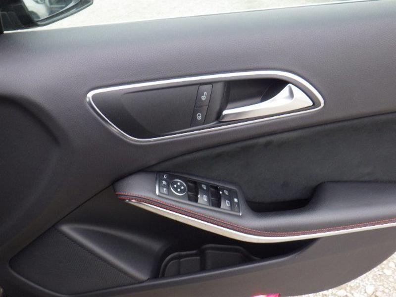 Mercedes-Benz A Class 1.6 A180 BlueEfficiency Sport 7G-DCT Euro 6 (s/s) 5dr